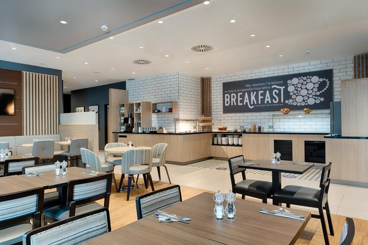 Premier Inn Frankfurt Westend Frankfurt am Main ภายนอก รูปภาพ
